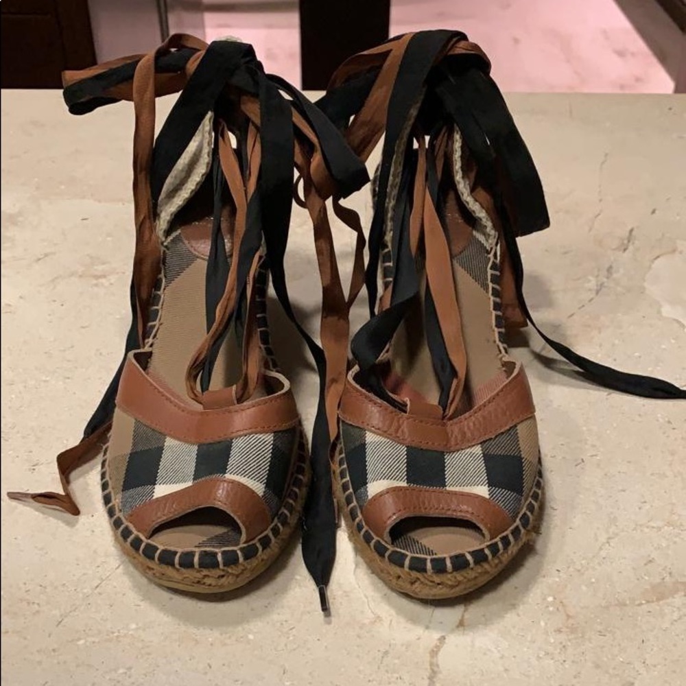 Women’s Espadrille Peep-Toe Lace-Up Sandals in Brown Plaid